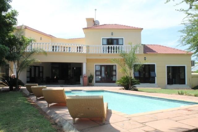 גאבורון The Capital Guest House מראה חיצוני תמונה