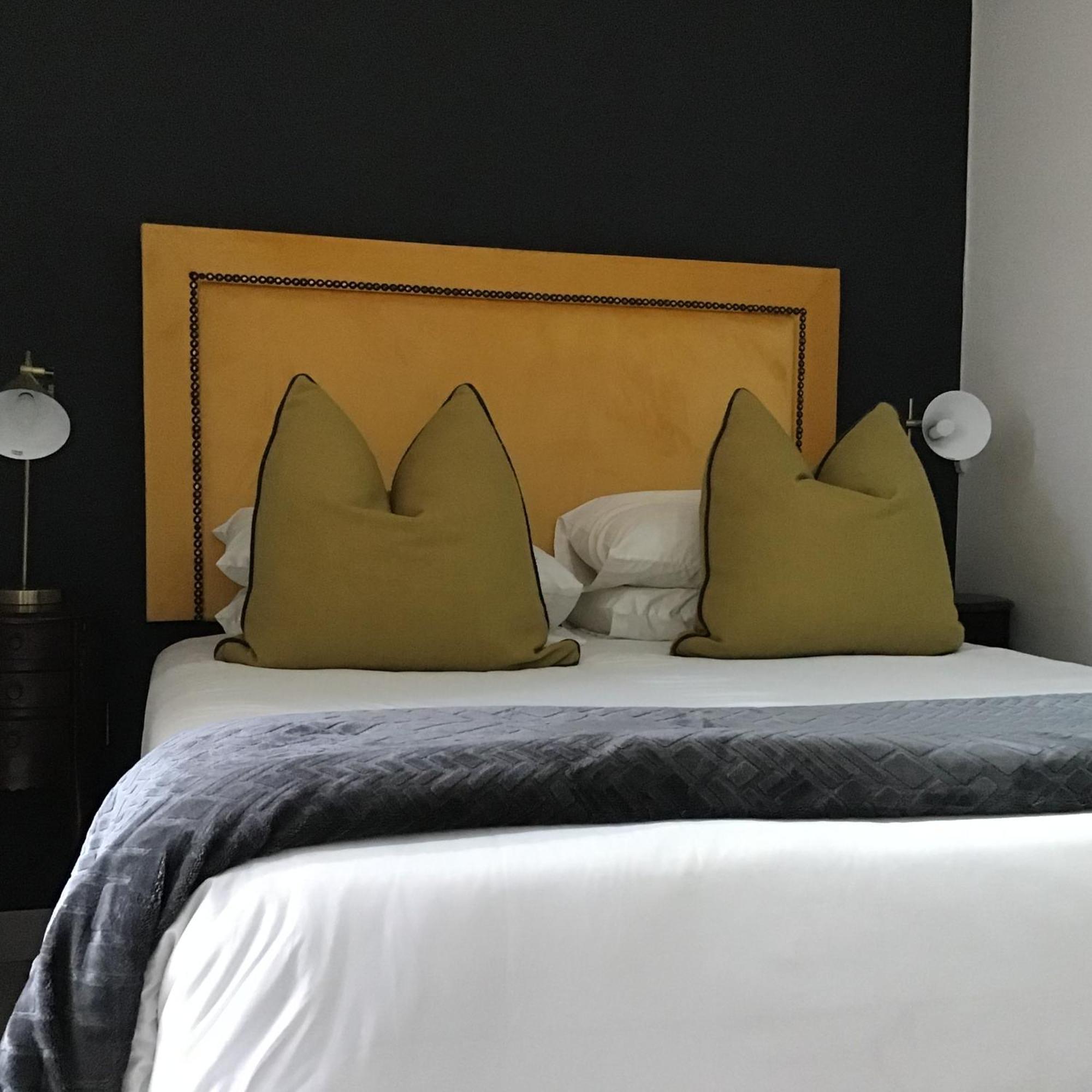 גאבורון The Capital Guest House מראה חיצוני תמונה