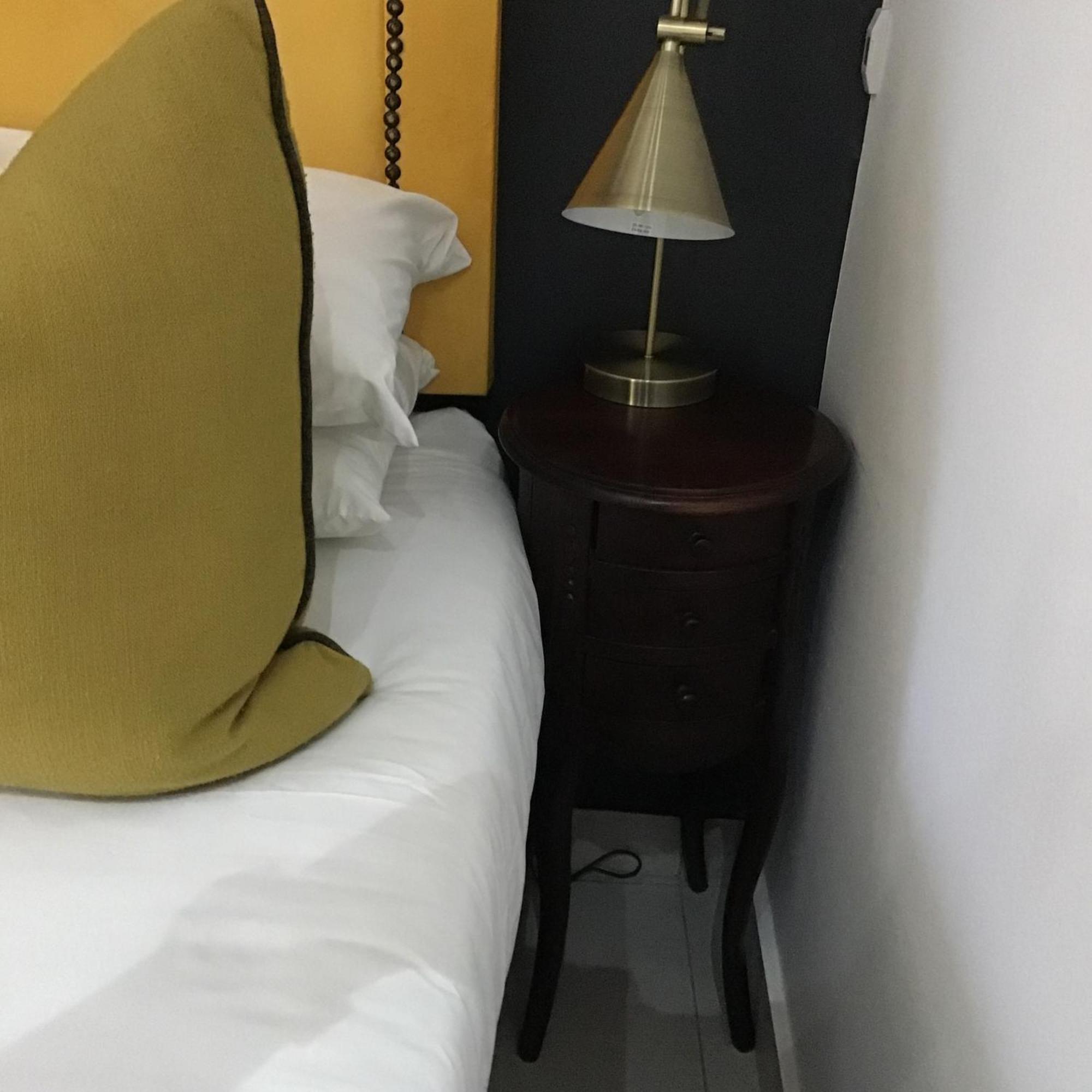 גאבורון The Capital Guest House מראה חיצוני תמונה