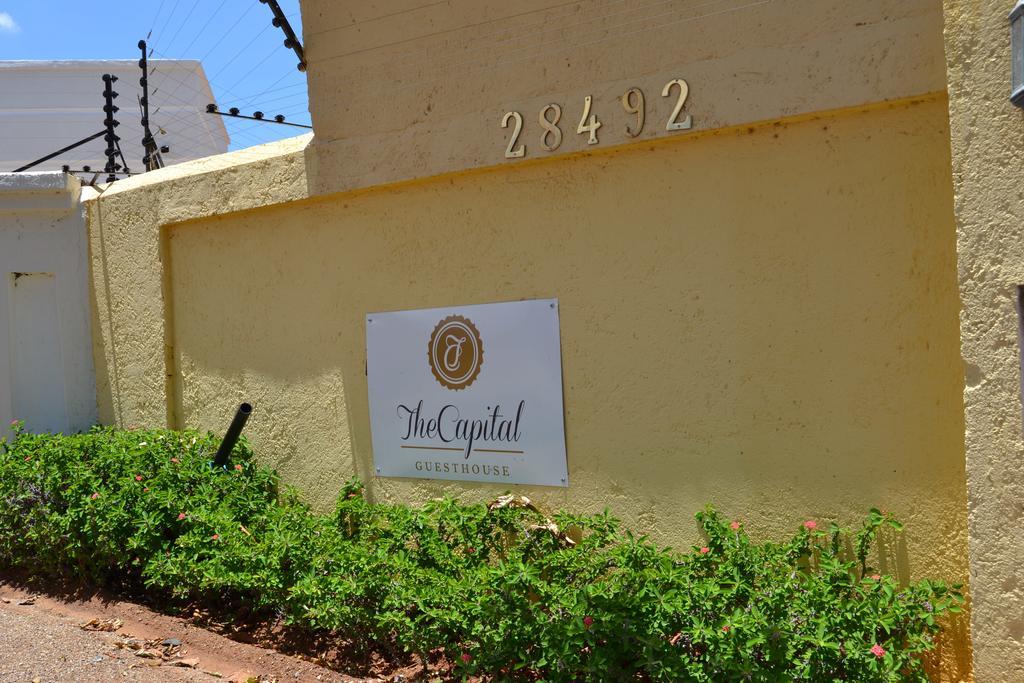 גאבורון The Capital Guest House מראה חיצוני תמונה