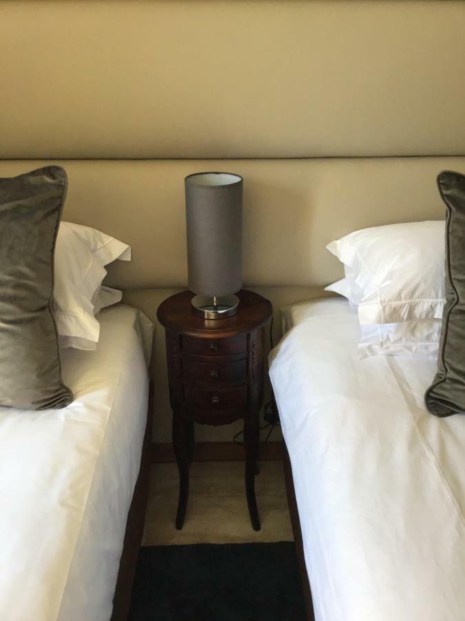 גאבורון The Capital Guest House מראה חיצוני תמונה