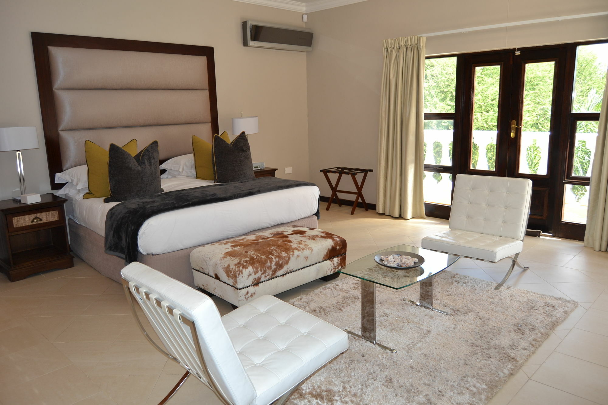 גאבורון The Capital Guest House מראה חיצוני תמונה