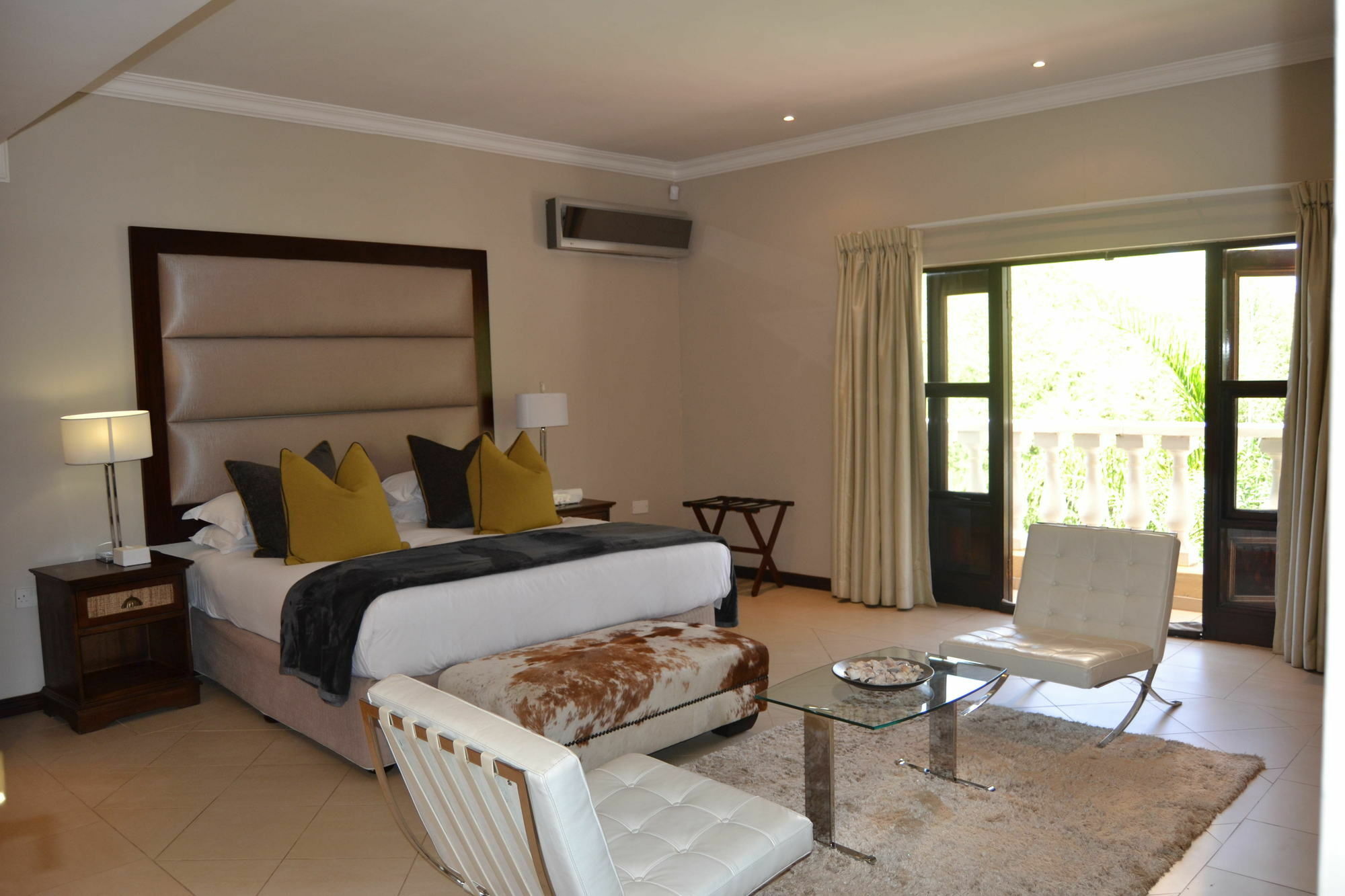 גאבורון The Capital Guest House מראה חיצוני תמונה