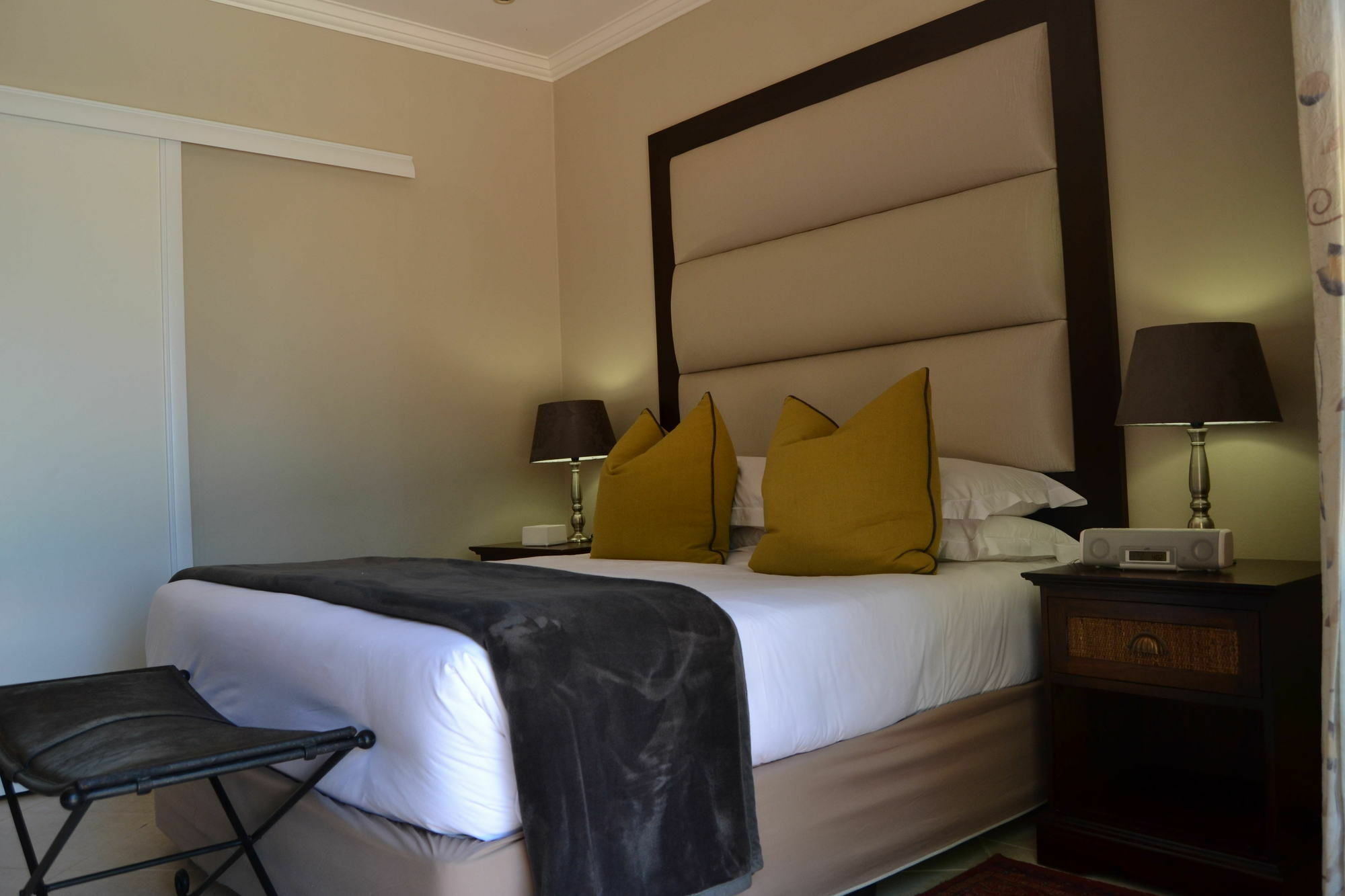 גאבורון The Capital Guest House מראה חיצוני תמונה